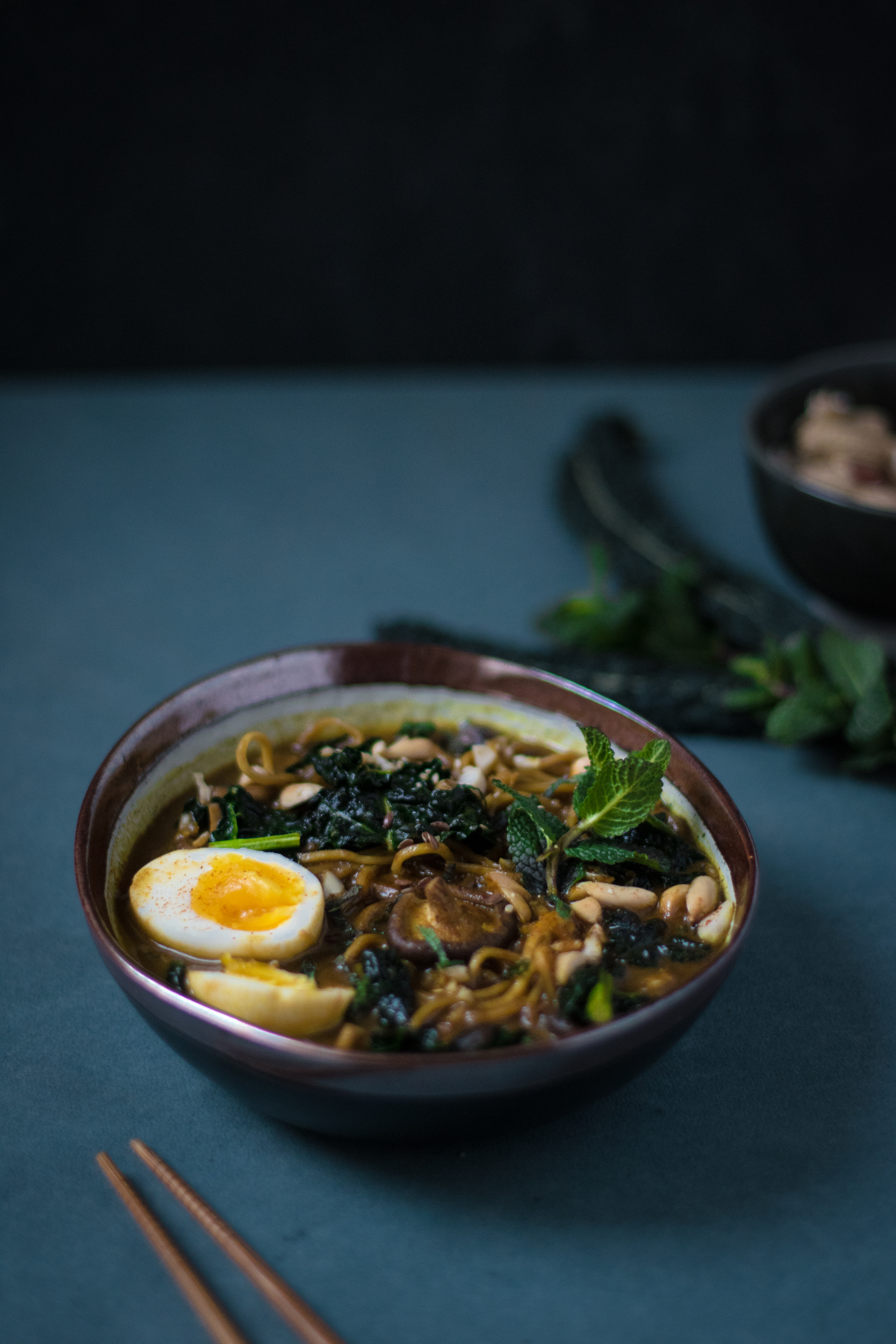 c-Solene-Roussel_Soupe-de-Noodles-Kale-Noix-de-Coco-Cacahuetes-Curry-8.jpg